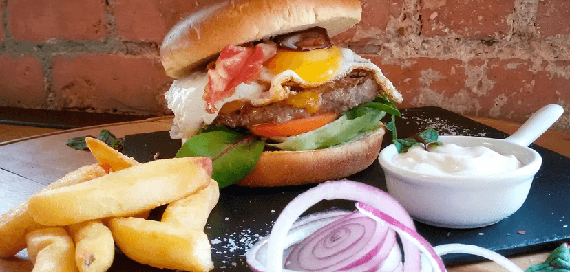 Žebra, steak podle výběru ze 2 druhů nebo burger pro 2 osoby 