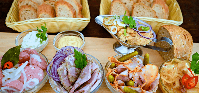 Prkno klasických českých předkrmů i s pivní degustací pro 2 osoby