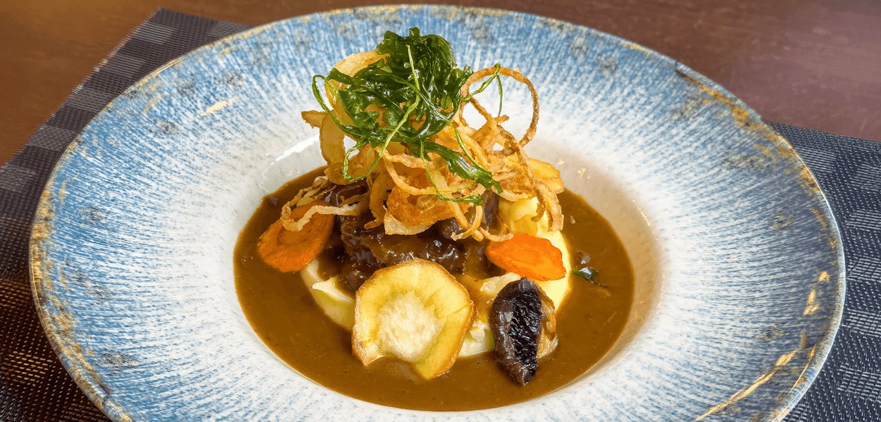 Tříchodové menu pro dva s hovězími líčky i tradičním tataráčkem 