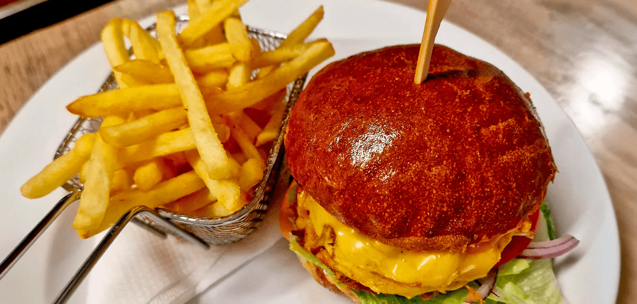 1× Fifteen burger a hranolky 