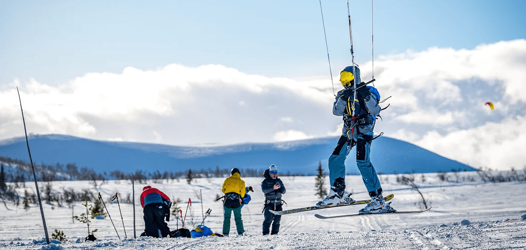 Zimní adrenalin: 1–⁠⁠⁠⁠⁠⁠2denní kurz snowkitingu se zkušenými instruktory 