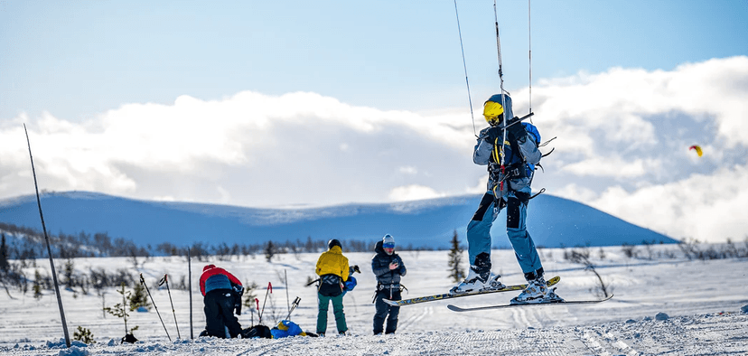 Zimní adrenalin: 1–⁠⁠⁠⁠⁠⁠2denní kurz snowkitingu se zkušenými instruktory 
