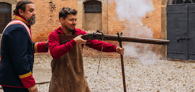 Dobrodružství v pevnosti: výroba střeliva, historická střelnice i večeře pro dva