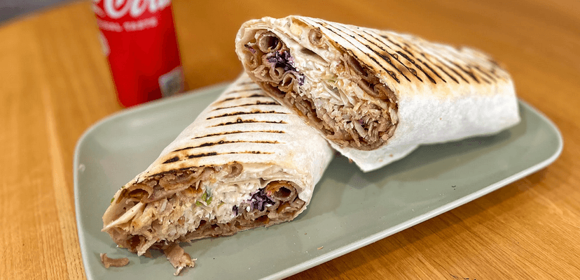 Vyhlášený kebab Can Bey: kuřecí, telecí nebo mix a k němu nealko nápoj 