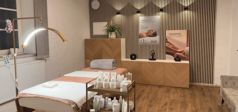 Péče o pleť na míru: základní, komplexní i liftingové ošetření