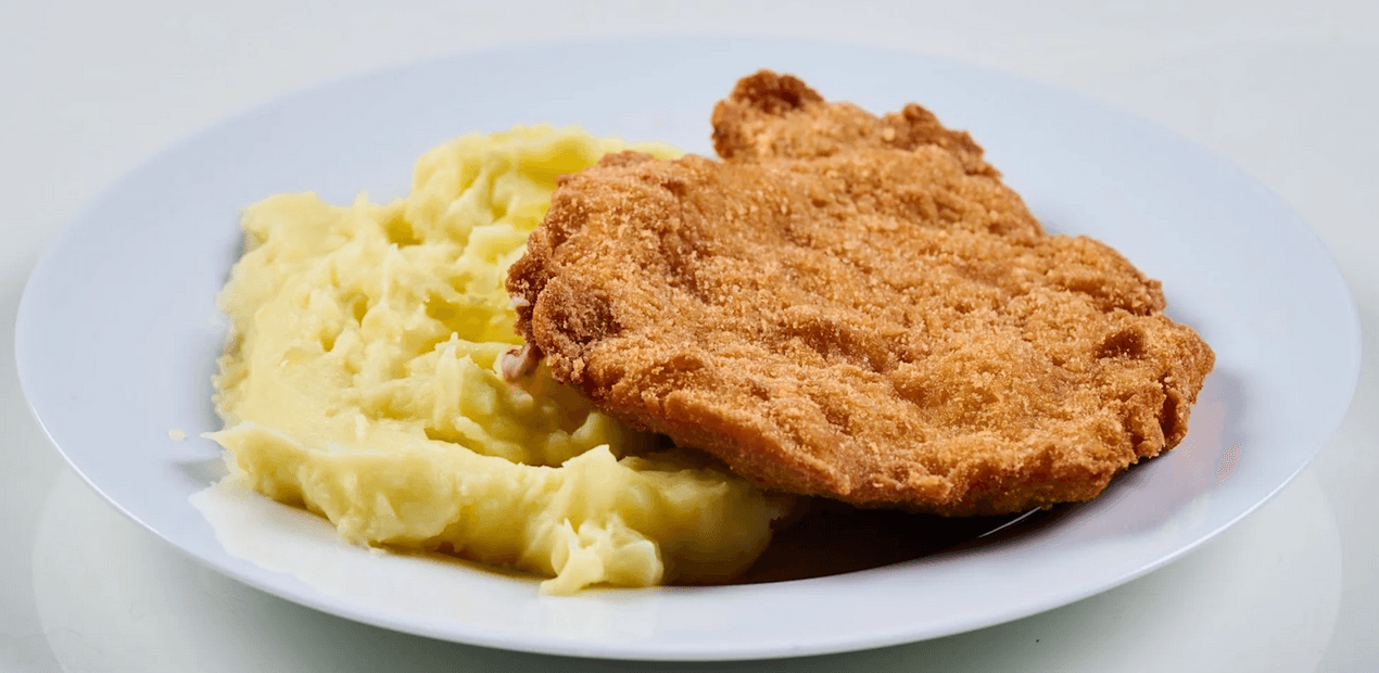 Menu pro dva: řízek či smažený sýr s přílohou a nápojem