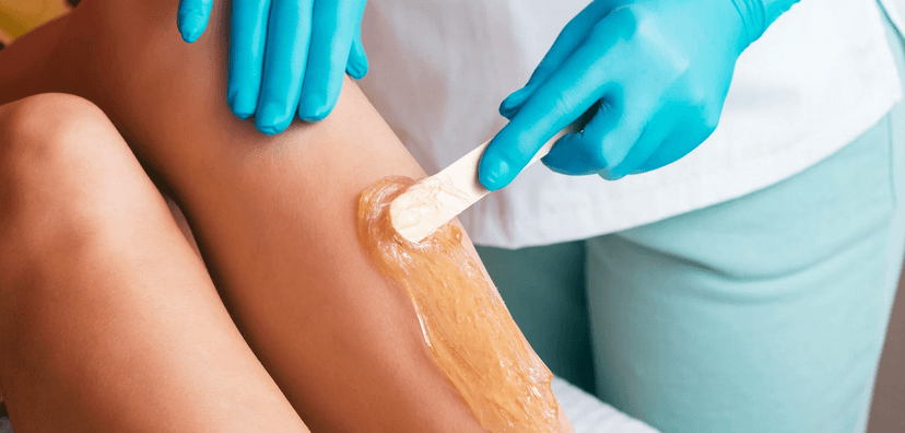 Hladká pokožka díky depilaci cukrovou pastou: horní ret, podpaží, celé ruce nebo nohy 