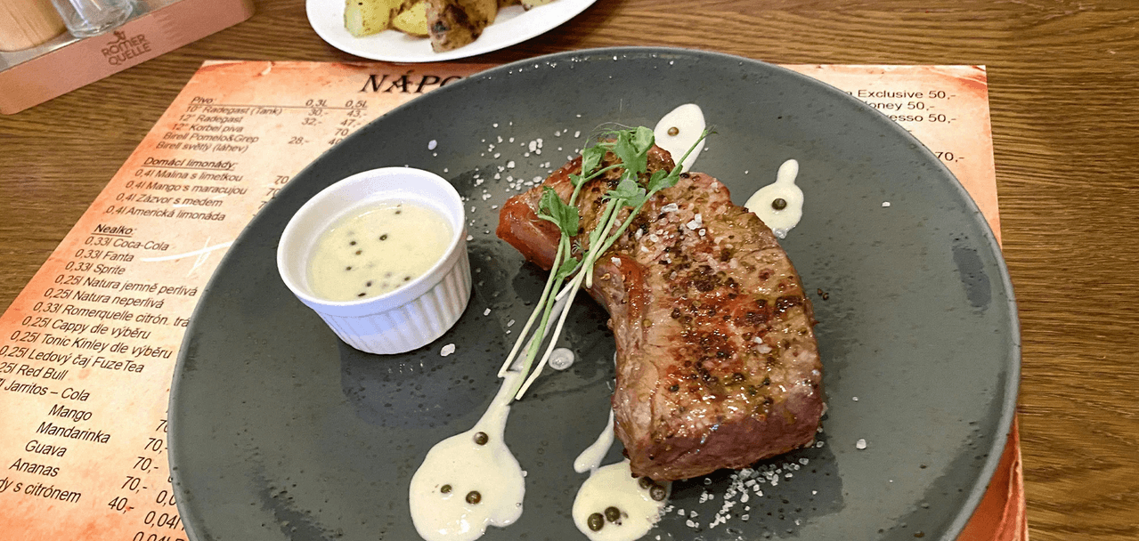 Otevřený voucher do kovbojské restaurace v Chrudimi: na steaky, burgery i párty talíře