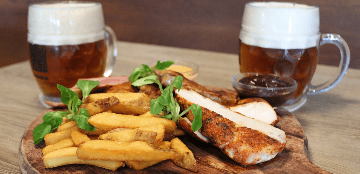 Vepřová panenka nebo masové prkno s pivem pro 2 osoby: krkovička, kuřecí i svíčková 