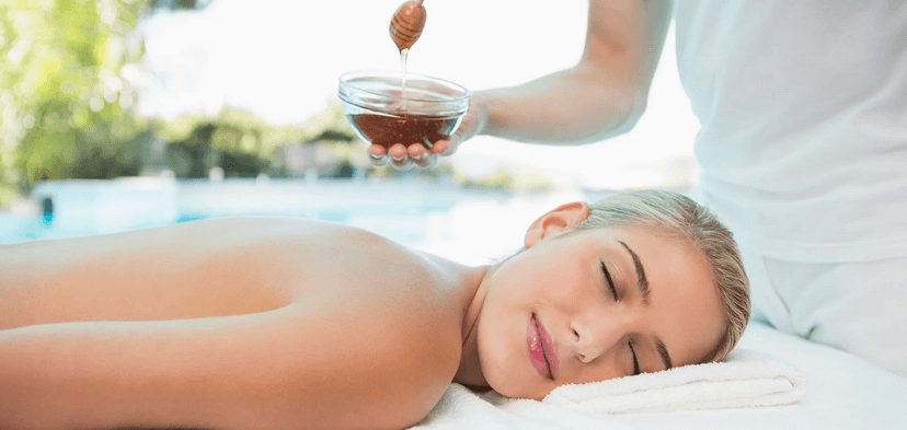 Proti celulitidě, stresu i nespavosti: relaxační medová masáž