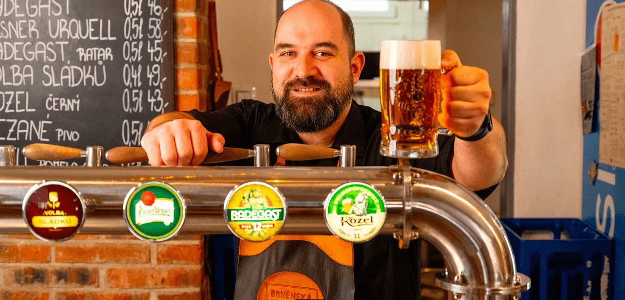 Škola čepování piva Radegast 12°: zážitek o délce 2 hod. pro 1–5 osob