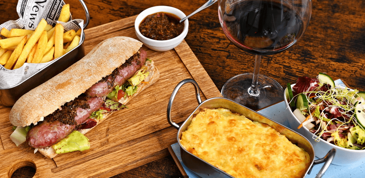 Pastel de Papas vč. sklenky vína pro 2 osoby 