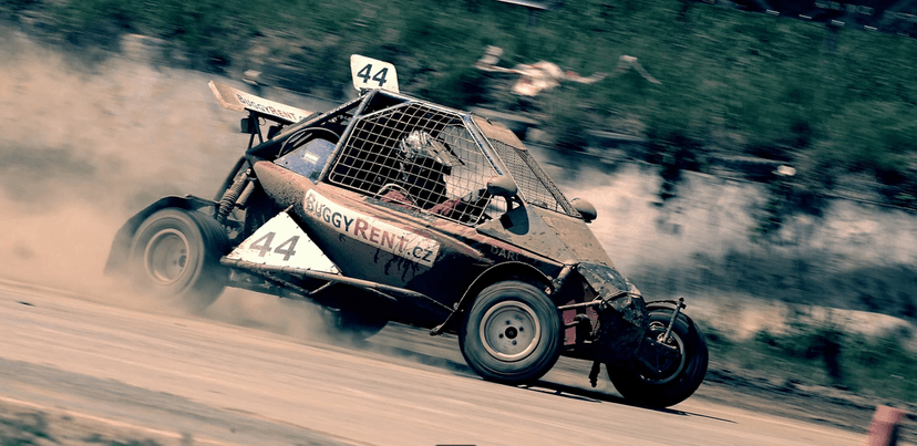 Až 20 okruhů v závodní buggy Kartcross s 1 kolem navíc na profi republikových tratích