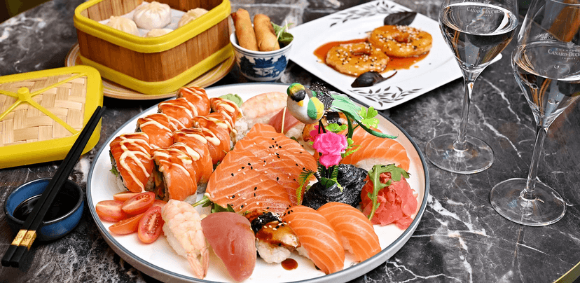 Fúze chutí: asijské menu pro dva s krevetami, hovězím i kachnou či sushi 