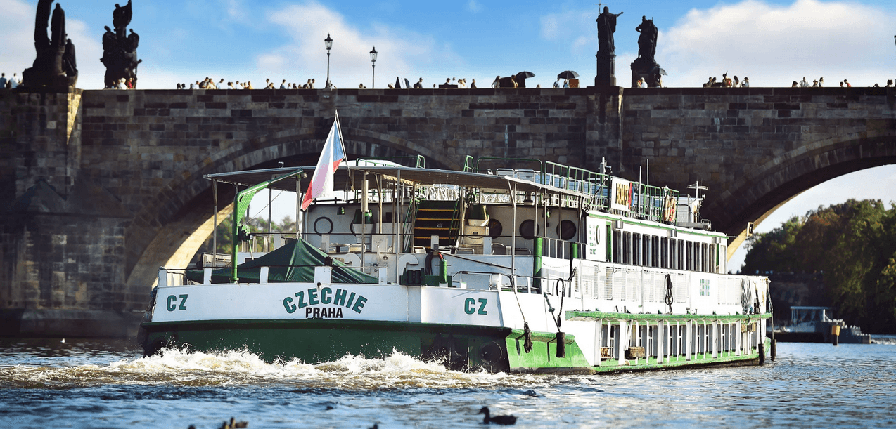 Plavba na lodi Moravia pro 1 dospělou osobu