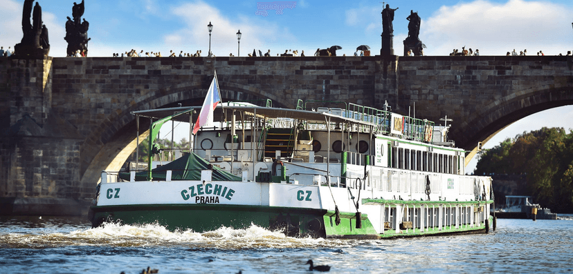 Plavba na lodi Moravia pro 1 dospělou osobu