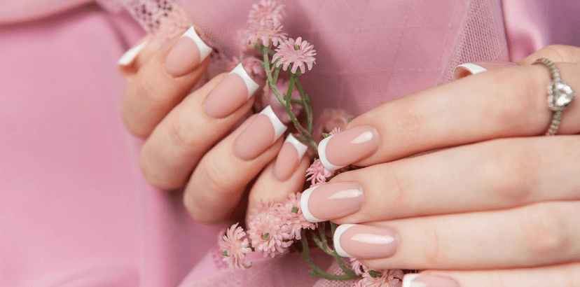 Manikúra vč. lakování gel lakem + francie a zdobení