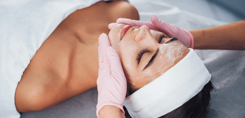 Ošetření pleti: peeling, zlatá maska, masáž obličeje i čištění ultrazvukem