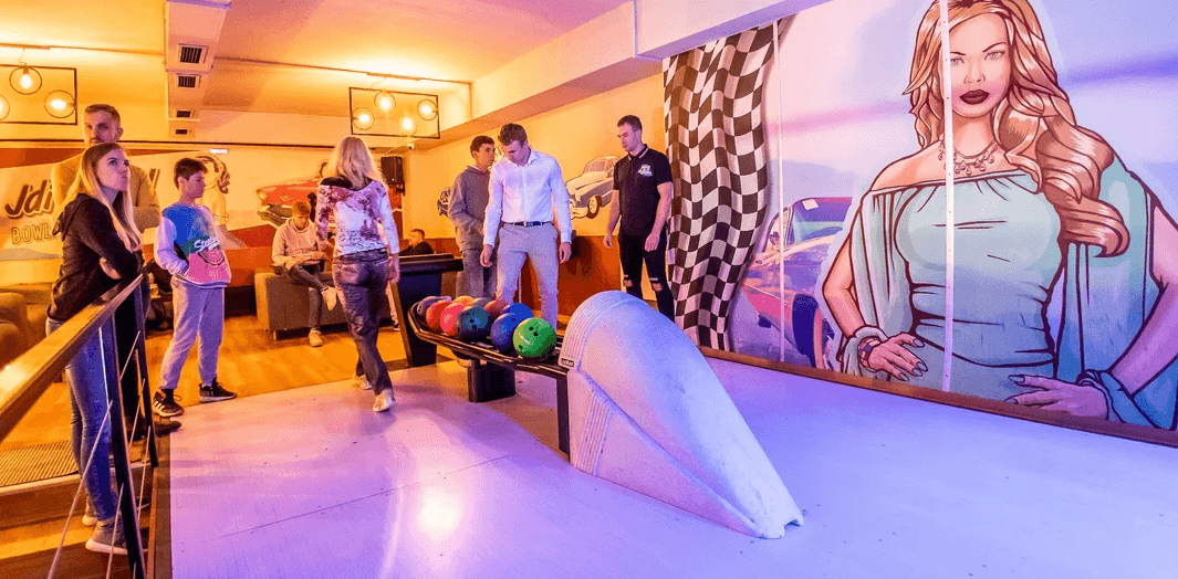 1⁠–⁠3 hodiny bowlingu až pro 6 hráčů nebo bowling a drinky pro 4 hráče