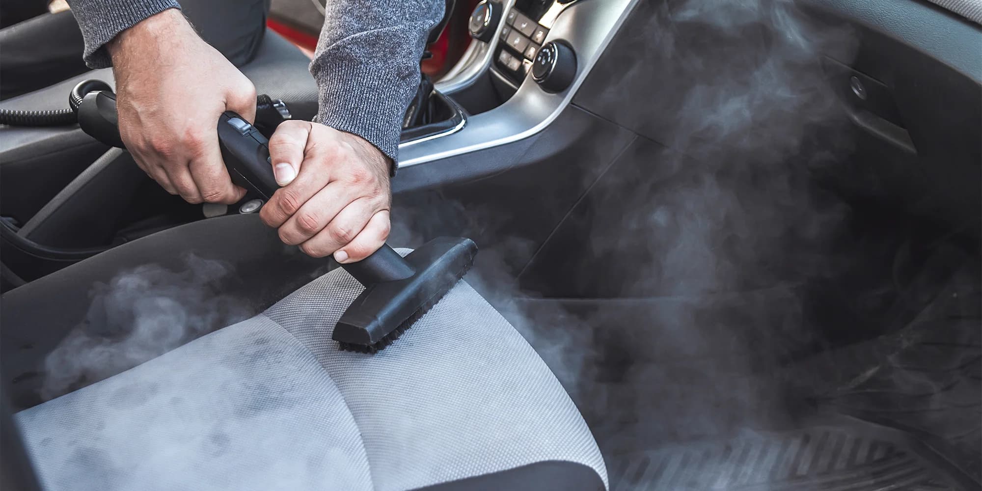Auto jako ze škatulky: tepování sedadel, parní mytí i čištění interiéru