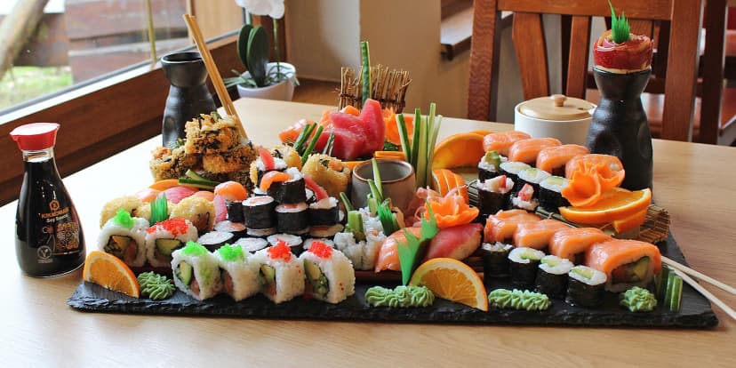 Otevřené vouchery do nové asijské restaurace a sushi baru v Pardubicích: 500-1000 Kč