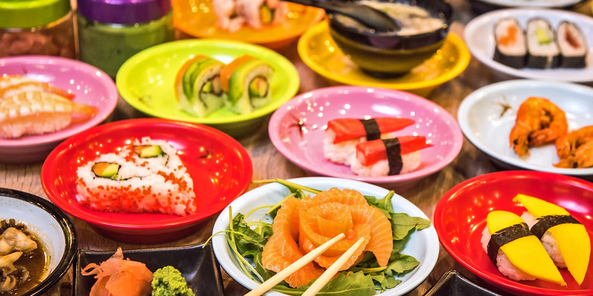 Running sushi: 2 hodiny neomezené konzumace sushi a dalších asijských specialit