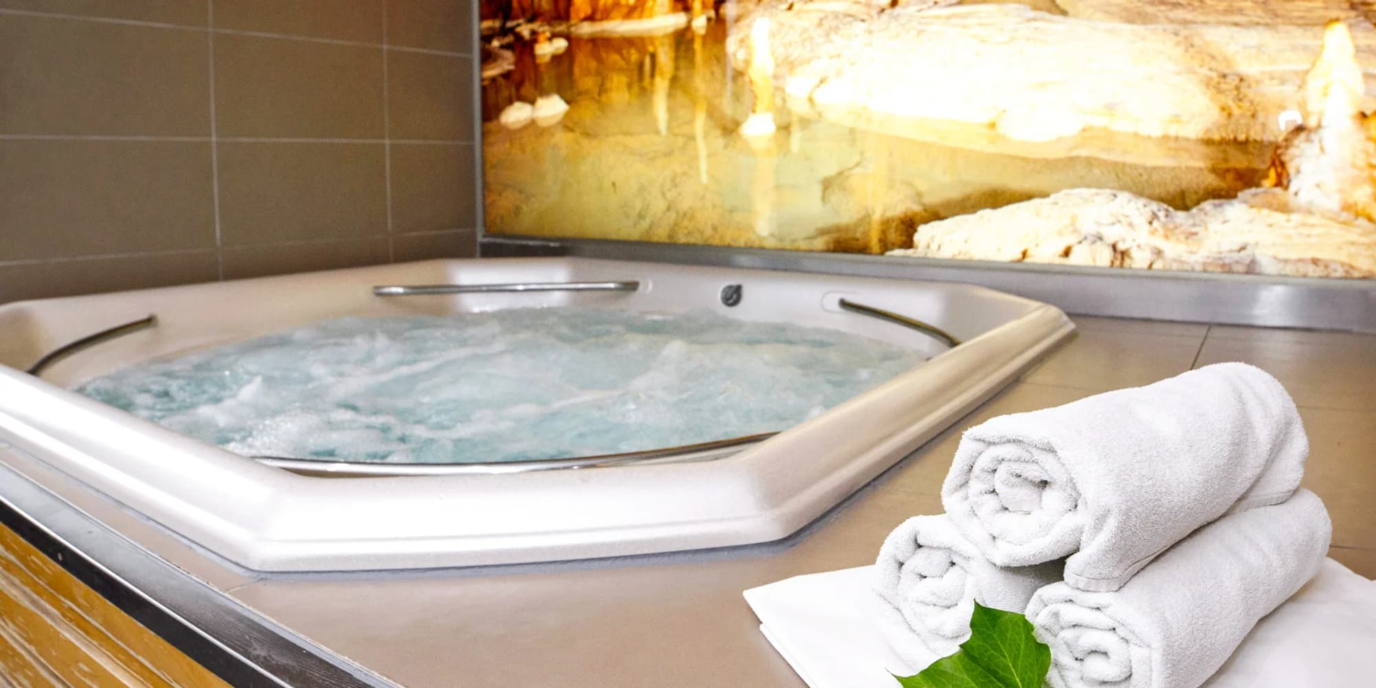 Relax ve dvou i v partě: 60 nebo 90 min. v privátním wellness i s tříchodovým menu