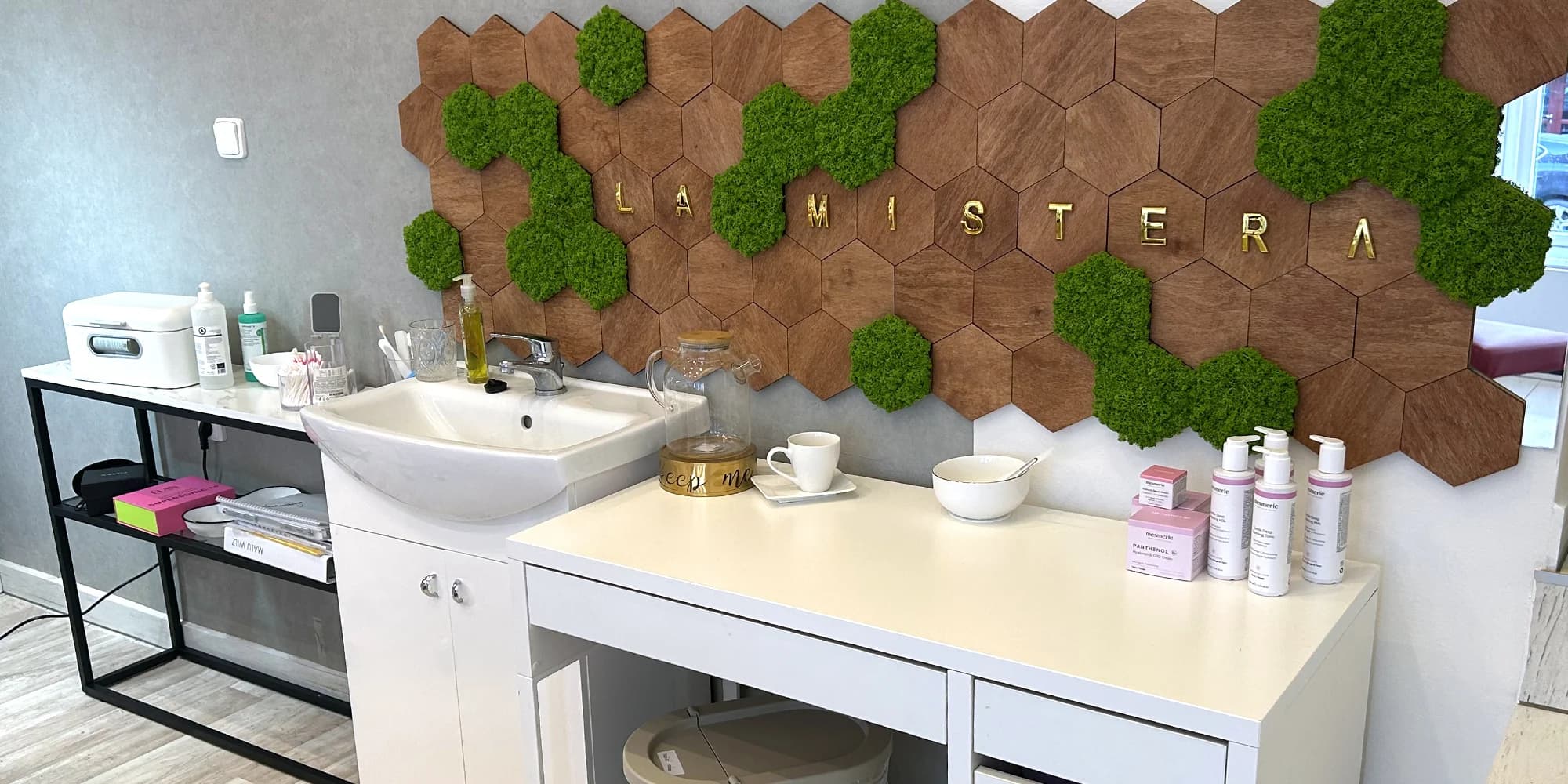 Ruční či přístrojové kosmetické ošetření: královská kosmetika, omlazení, léčba akné i maderoterapie