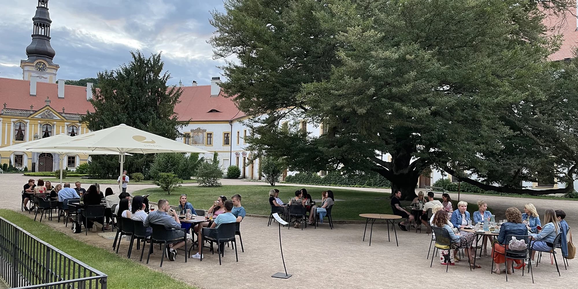 Plato řeckých masových či grilovaných specialit i s láhví prosecca pro 2 osoby