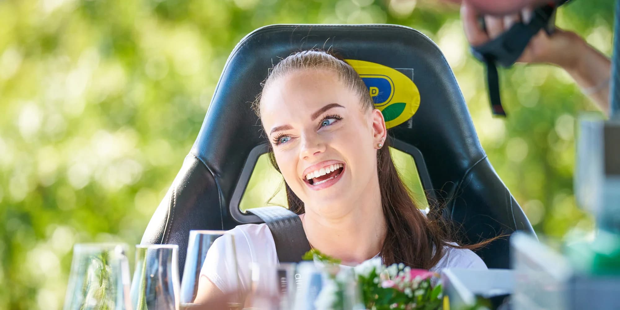 Adrenalinová romantika v oblacích nad Prahou: tapas, oběd či večeře od Dinner in the Sky