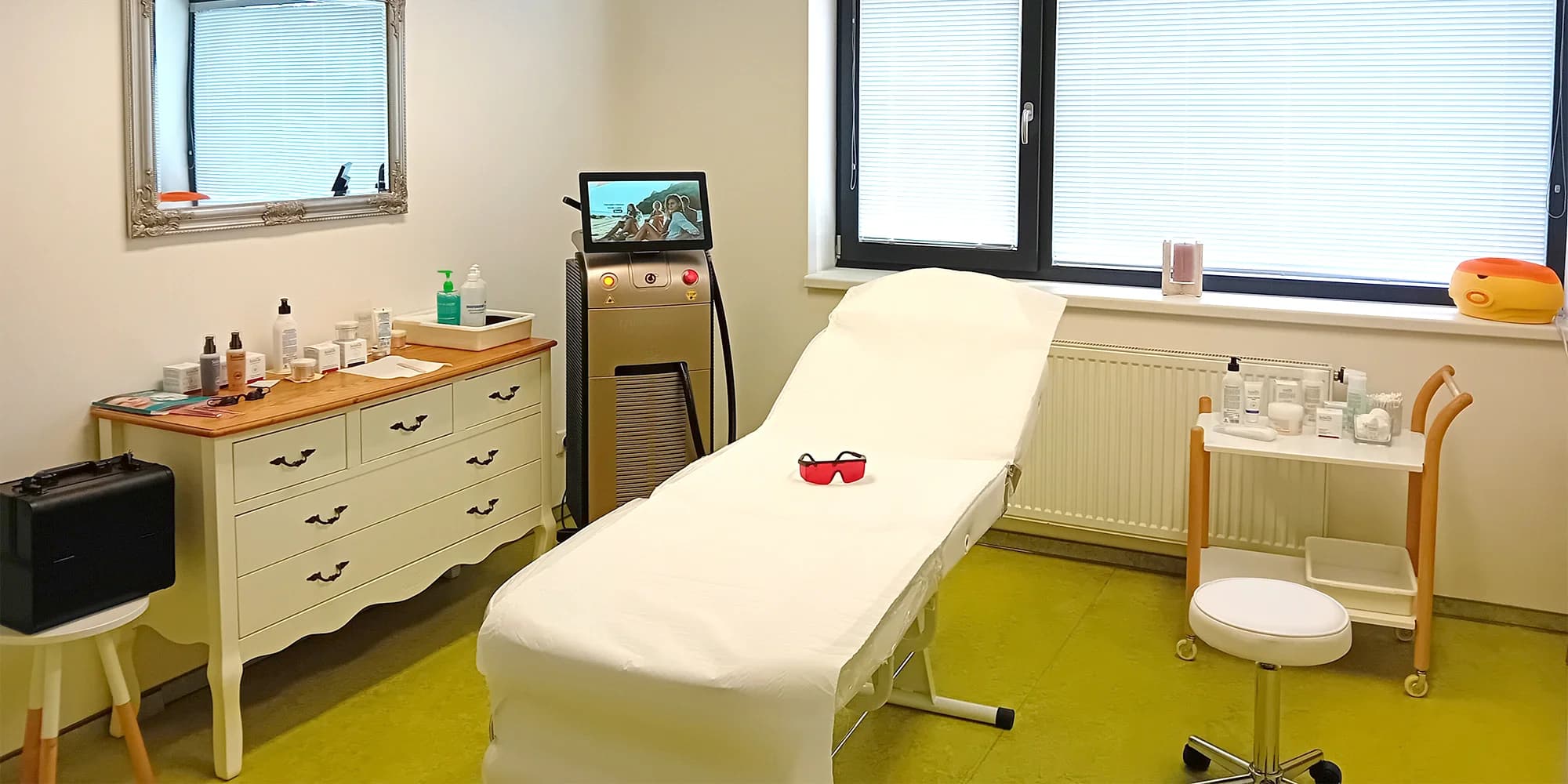 Laserová epilace obličeje, rukou, nohou, hýždí i břicha a bikin
