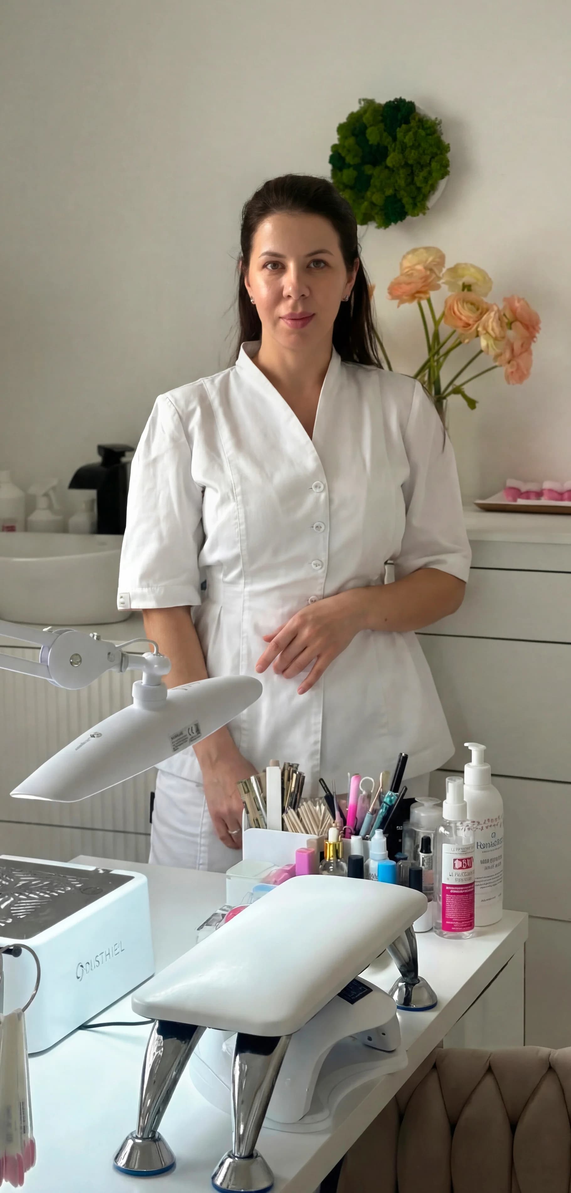 Manikúra a pedikúra: upravené ruce a nohy pro muže i ženy, možnost gel laku i modeláže