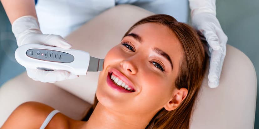 Anti-age ošetření pleti s masáží obličeje i balíčky s masáží těla a kosmetickou péčí