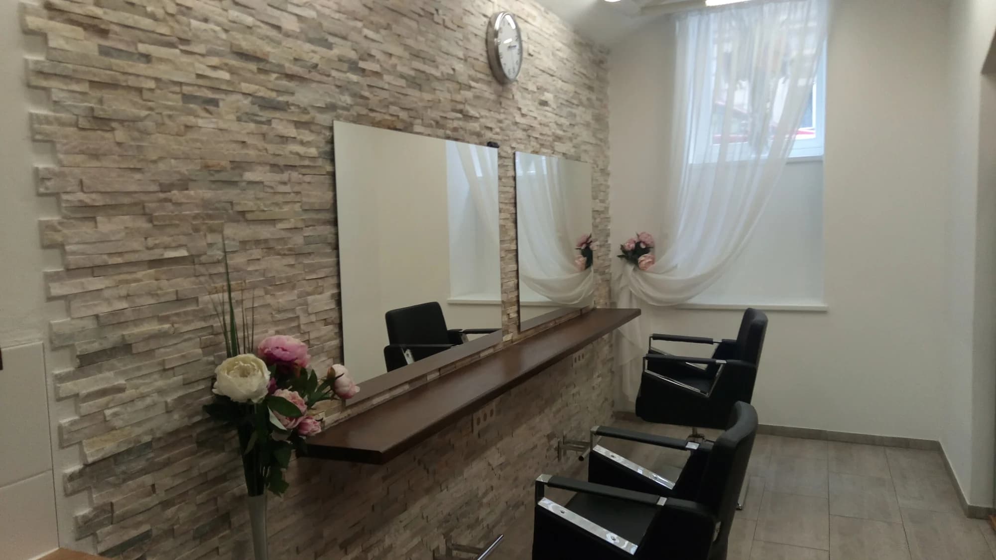 Kadeřnické balíčky pro dokonalý účes: střih, barva, melír i společenský účes