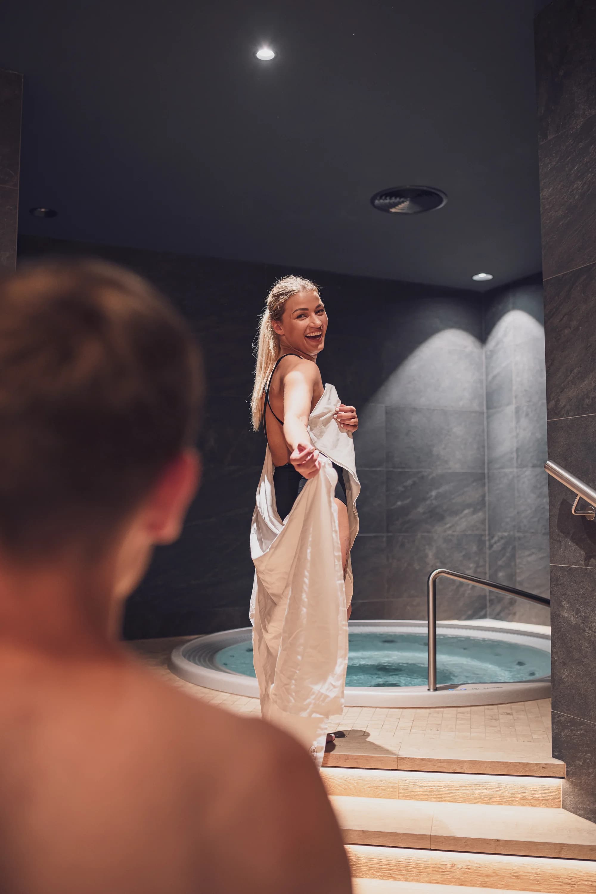 Odpočinek v privátním wellness pro pár: vstup na 120 minut, vířivka, sauna