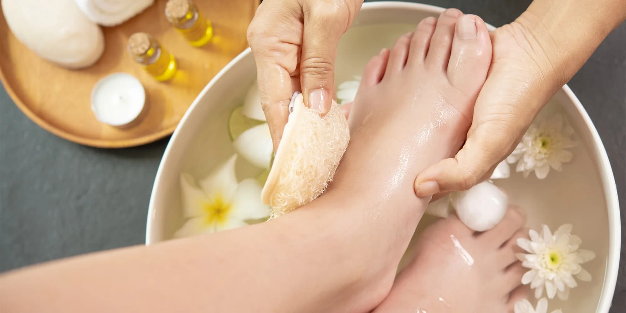 Pro krásné nožky: SPA pedikúra s relaxační lázní, zábalem a masáží nohou