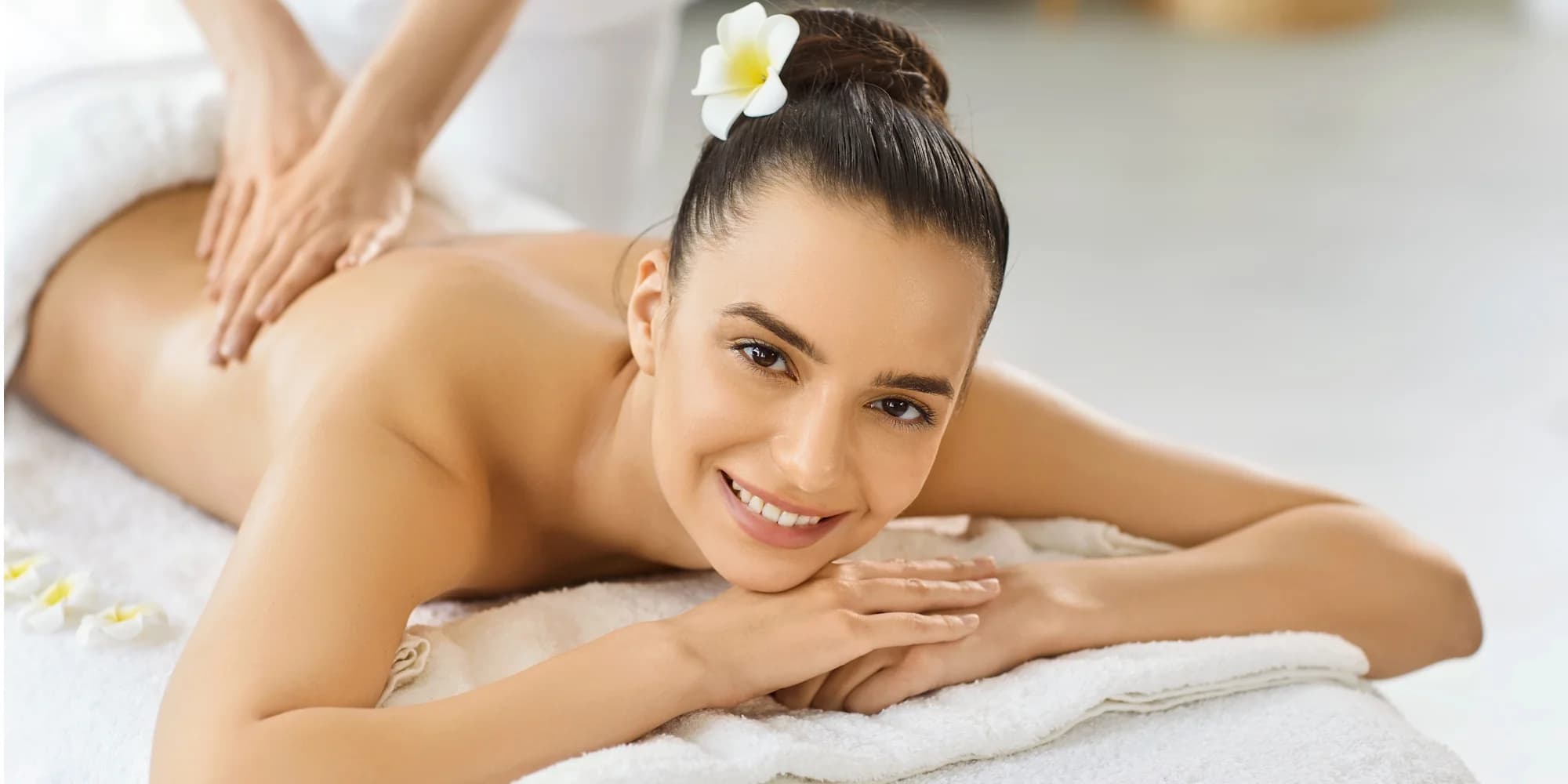 60-90 minut těch nejlepších asijských masáží včetně bonusů ve vyhlášeném Royal Jasmine Spa