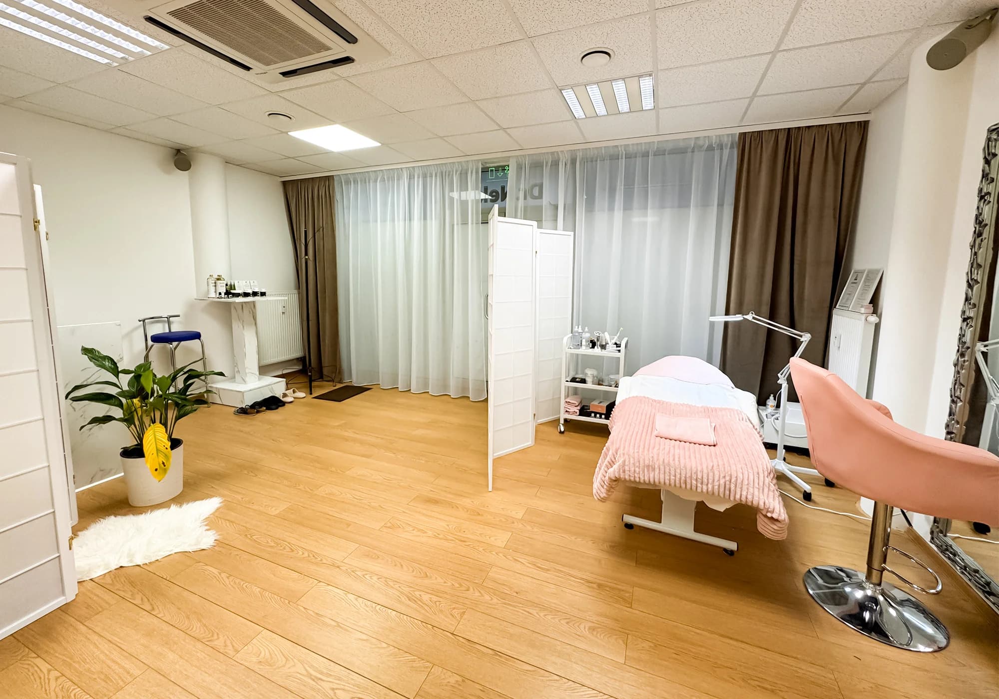 Péče o krásný vzhled: laminace obočí nebo řas i kompletní balíček