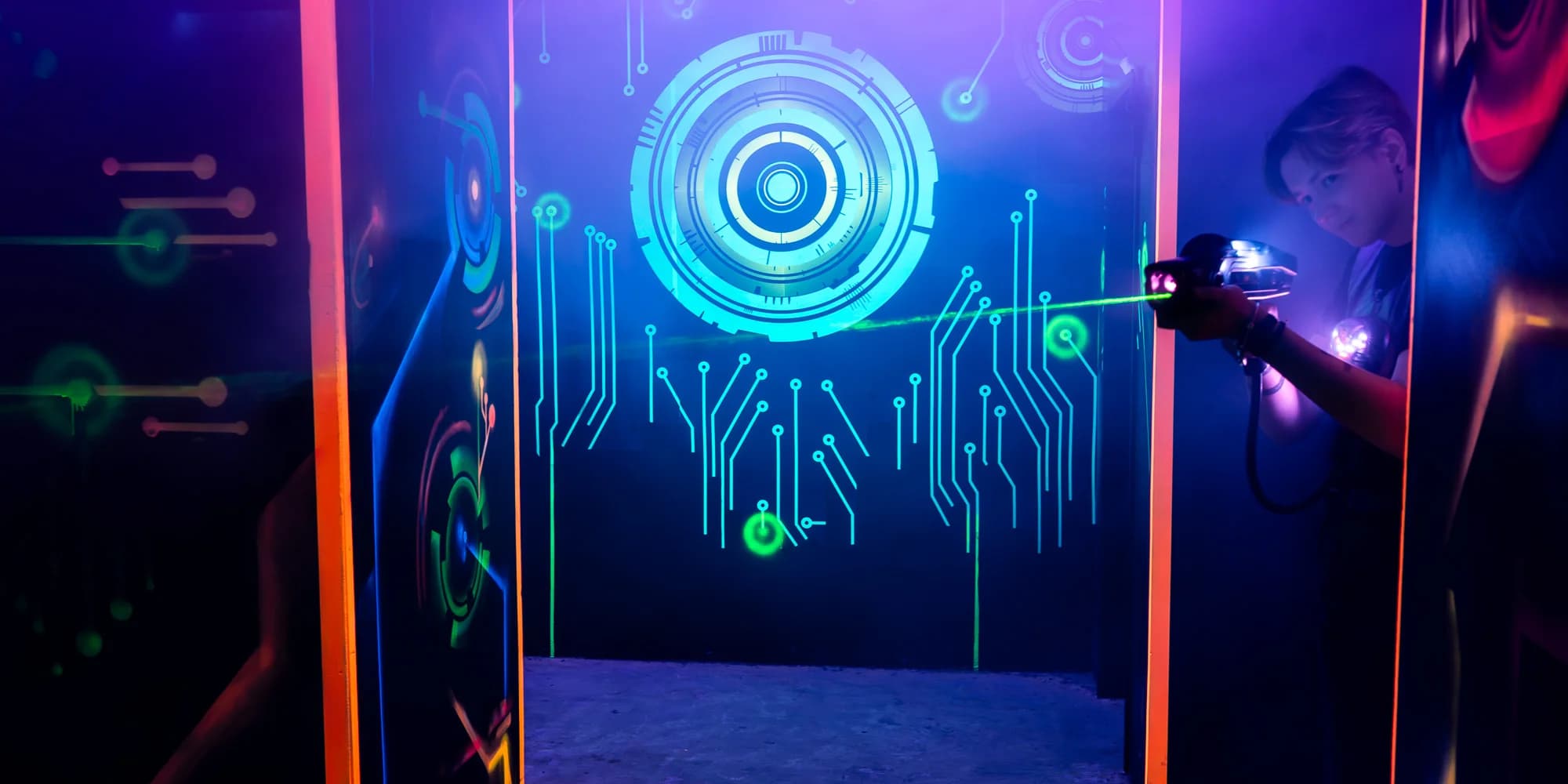 Laser game přestřelka až pro 30 hráčů v arénách LazerFun