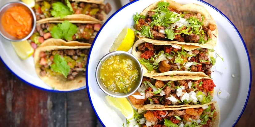 Mexické degustační menu pro dvě osoby: nachos a tacos dle výběru, omáčky i dezert