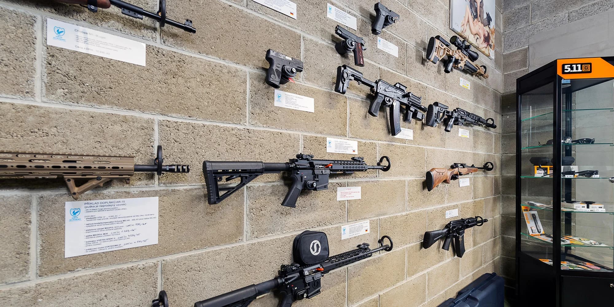 Střelecké balíčky pro jednotlivce i páry: Glock, Colt i samonabíjecí puška