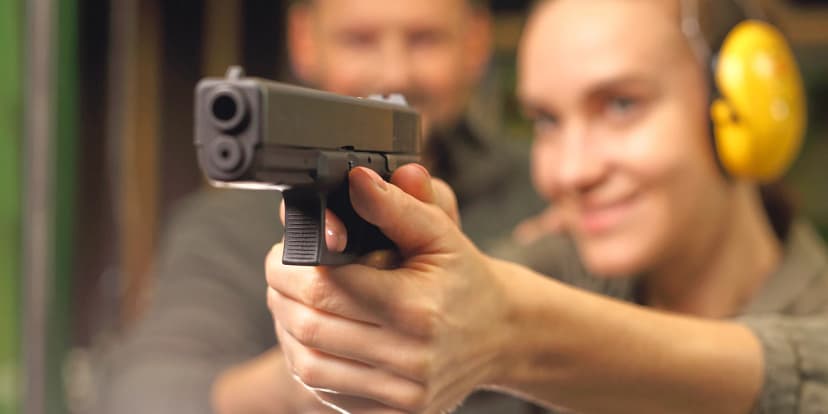 Střelecké balíčky pro jednotlivce i páry: Glock, Colt i samonabíjecí puška