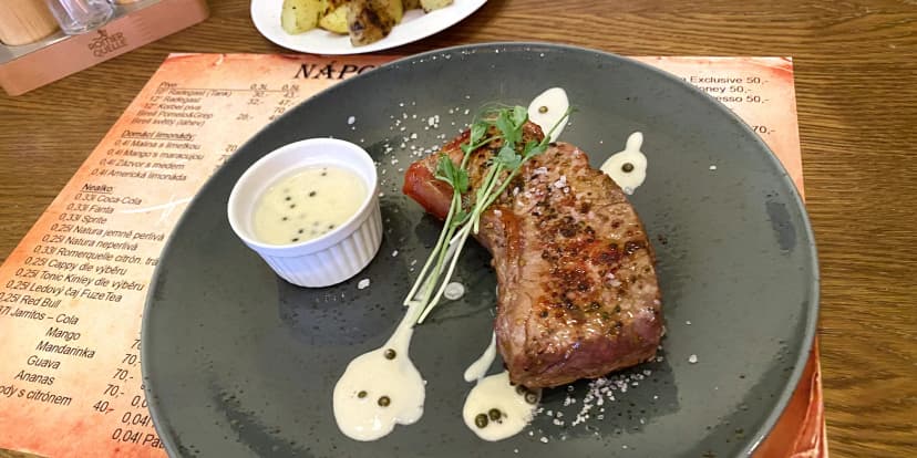 Otevřený voucher do kovbojské restaurace v Chrudimi: 500 či 1500 Kč na steaky, burgery i párty talíře