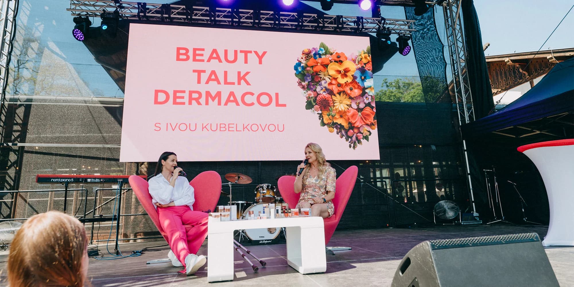 DERMACOL LOVE DAY: zábava a plná dárková taška, skleničky i deskovka Ládi Hrušky