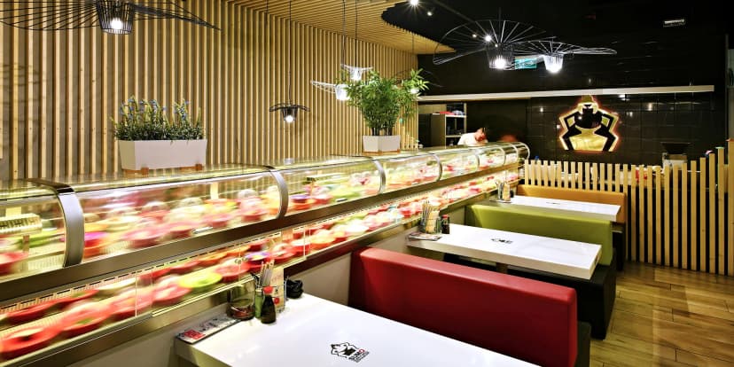 Running sushi v OC Šestka: až 1,5 hodiny neomezené konzumace v Sumo Sushi & Grill Restaurant