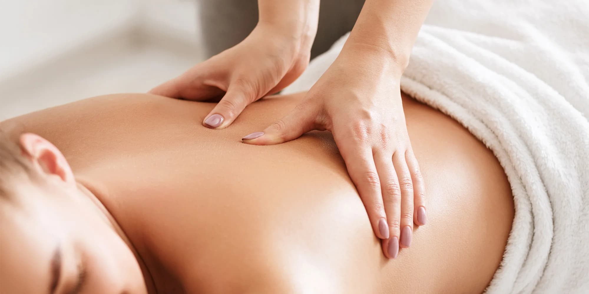 Čokoládová masáž vč. zábalu a peelingu či regenerativní Breussova masáž: 1–5 vstupů