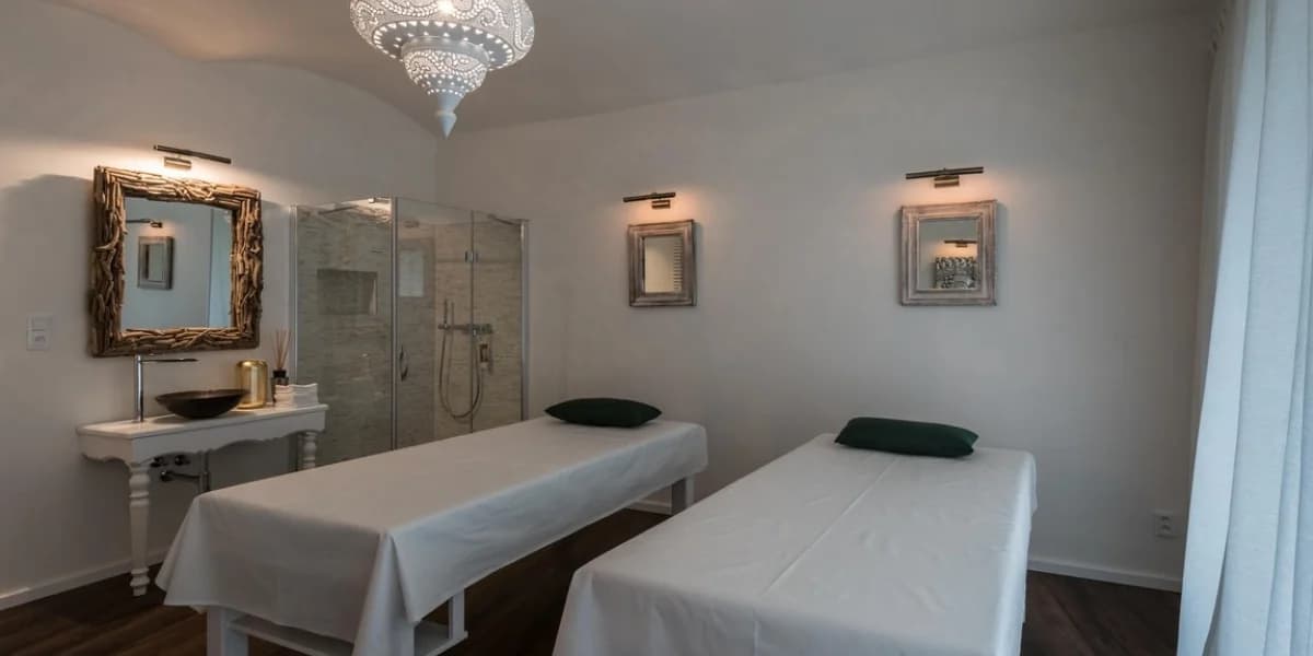 Dokonalý relax pro dva: thajská aroma masáž na 60–90 minut i VIP balíček v centru Prahy