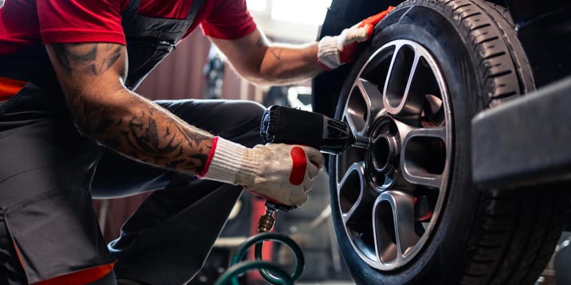 Přezutí pneumatik bez i včetně demontáže z disků pro osobní automobily