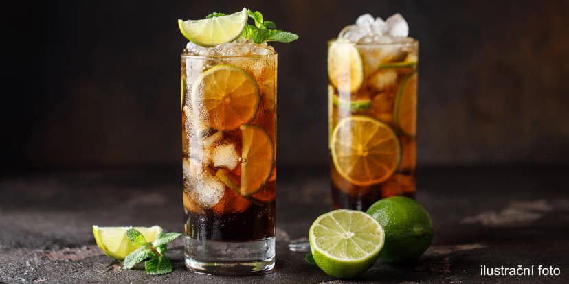 Jeden až dva drinky dle výběru v podniku Sejmor u Anděla: Cuba Libre, Aperol Spritz či Blue Lagoon