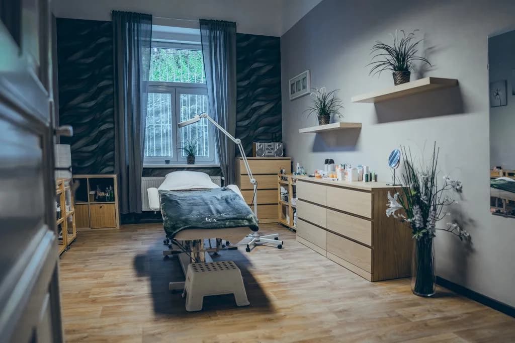 Pro krásnou a zdravou pleť: Kosmetická hloubková péče vč. masáže či úprava a barvení obočí i řas
